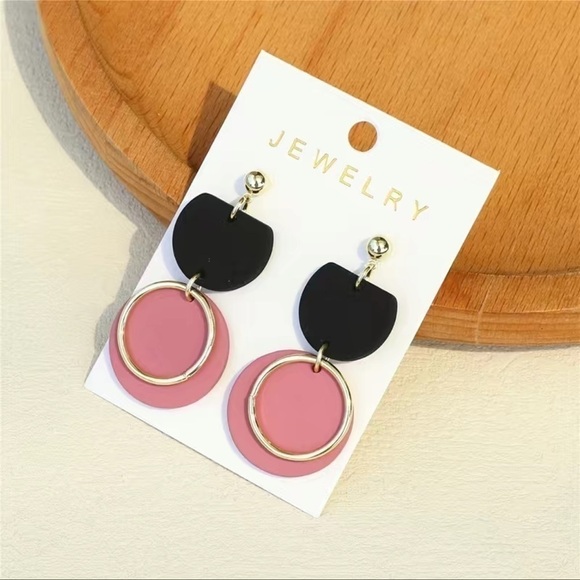 Round Tow Tiered Dangle Earrings in Black, Pink, and Gold - Delicate Acrylic - Picture 3 of 8
